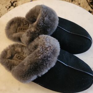 UGG Women's Cozy Black and Gray Slippers